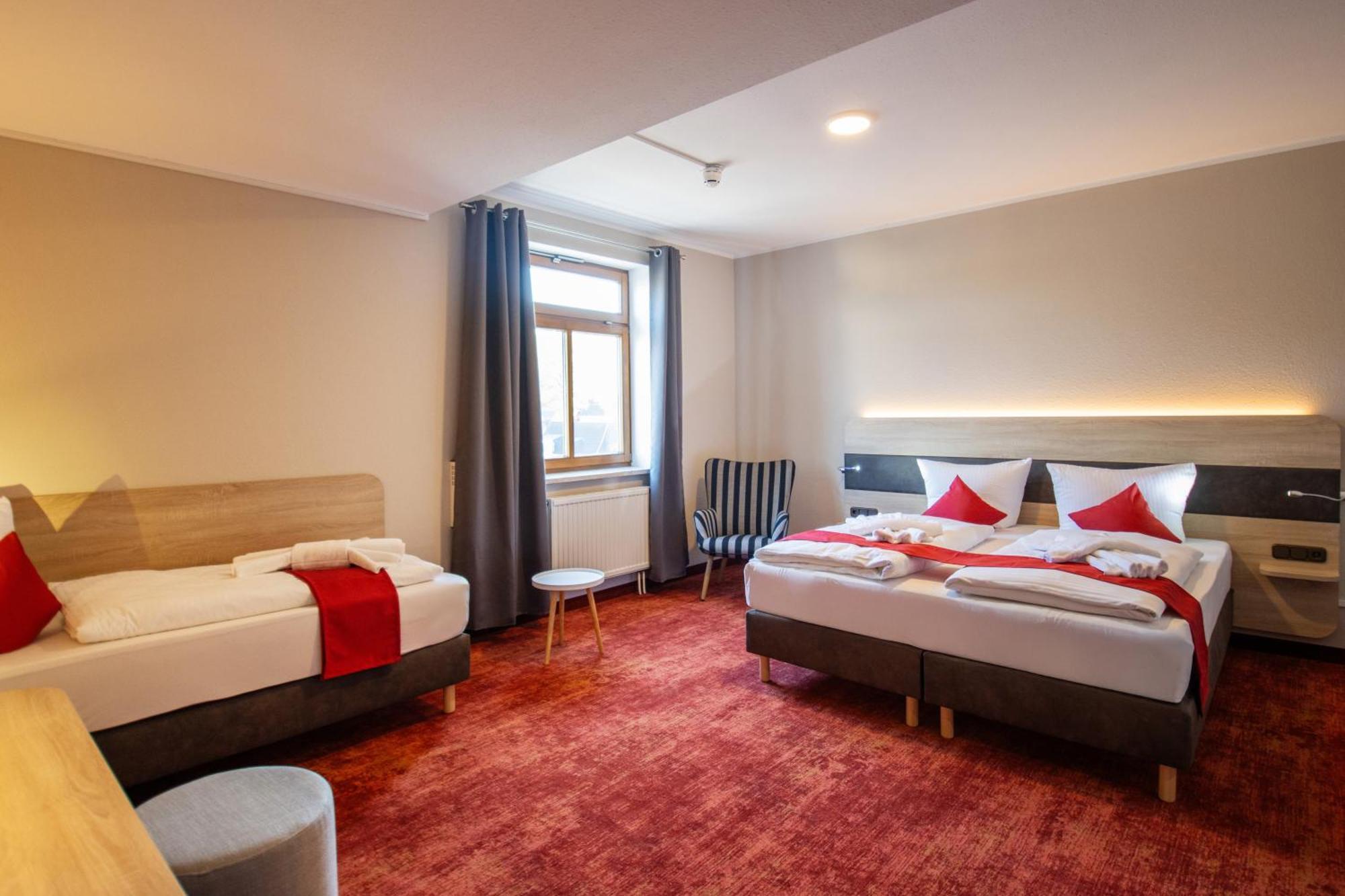 Hotel Lengenfelder Hof Lengenfeld  Екстериор снимка